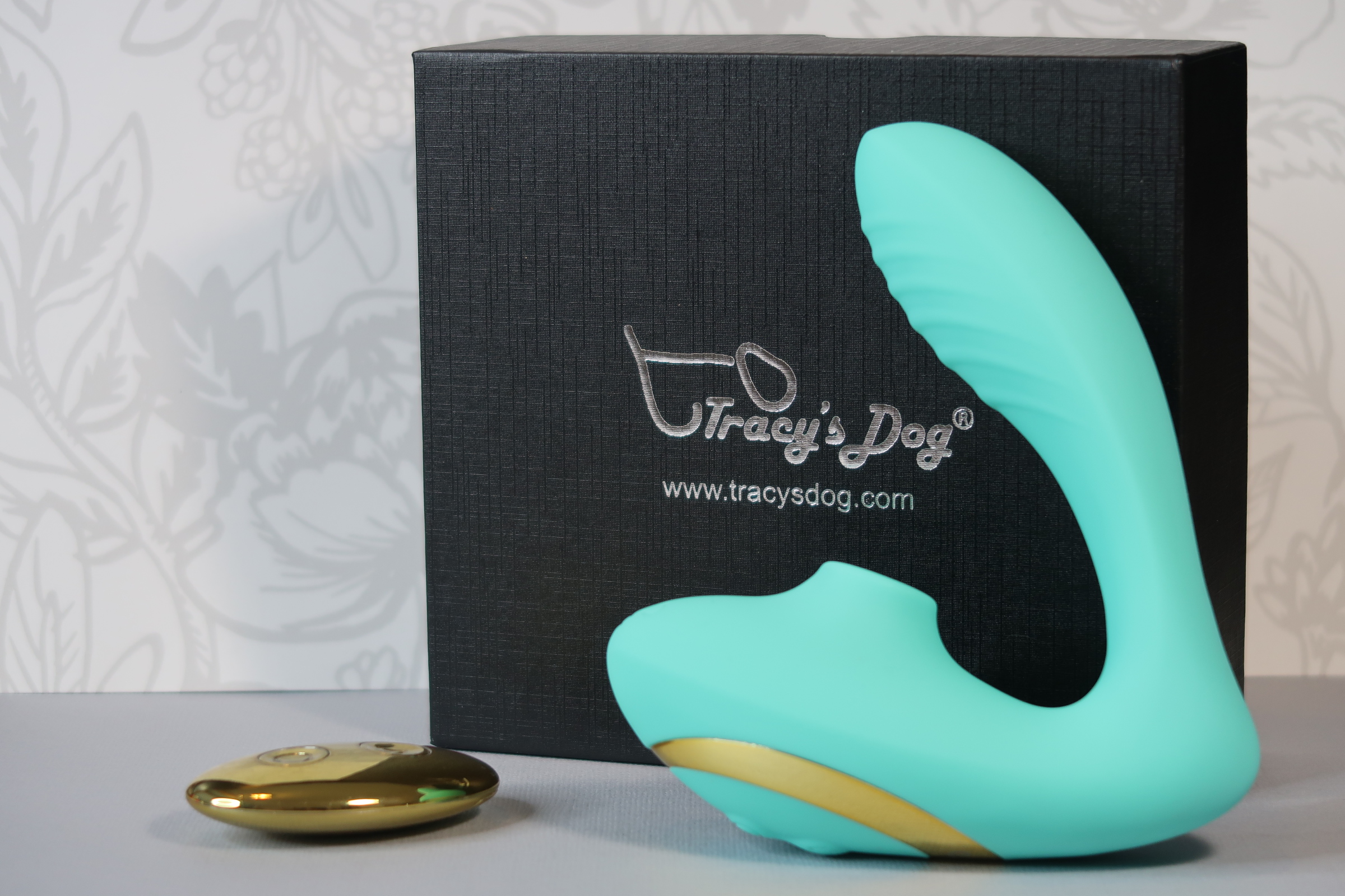 Review: OG Pro2 Sucking Vibrator by Tracys Dog - Betty Butch