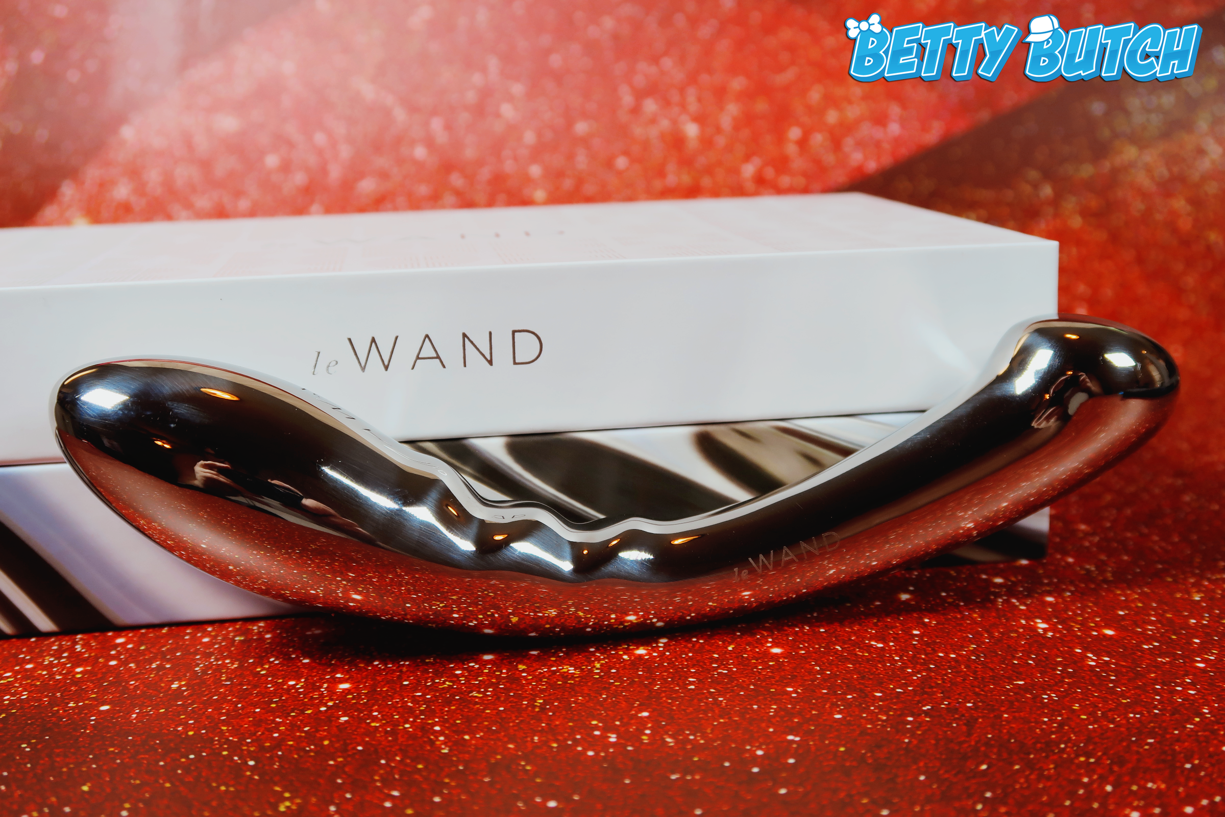 Review: Arch Stainless Steel Double-Ended Dildo by Le Wand - Betty Butch